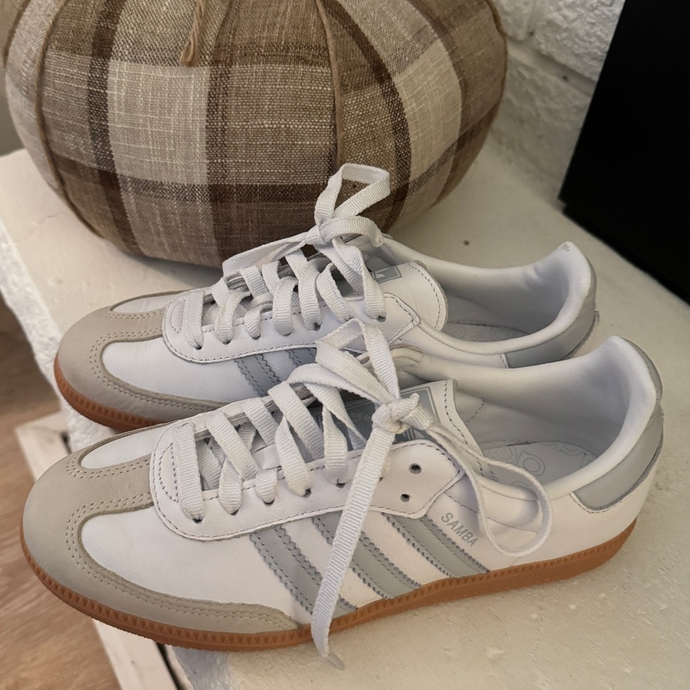 Adidas Samba women’s size 7